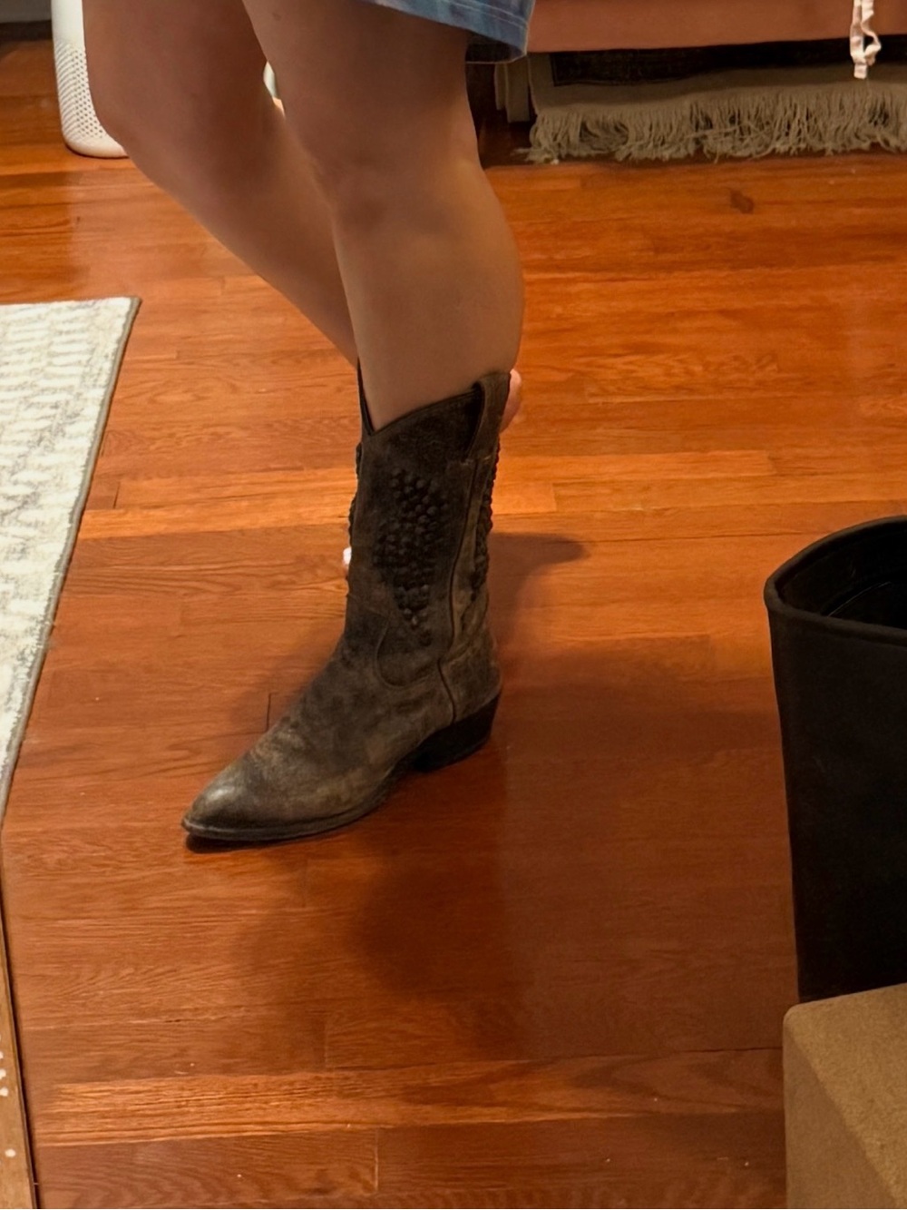 Frye Billy Hammered Studded Brown Distressed Leather Western Heeled Boots - Picture 8 of 9